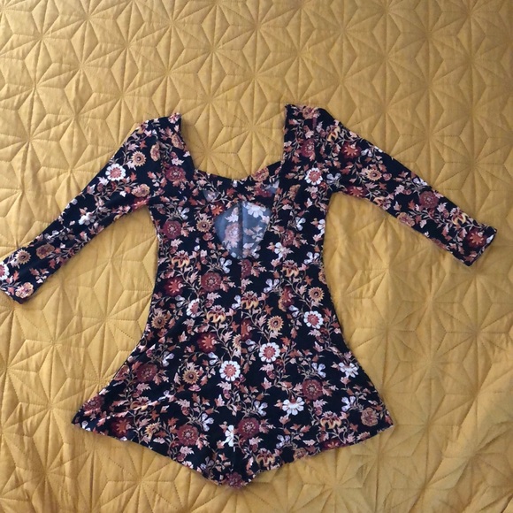 Vintage Inspired Romper - Picture 2 of 3